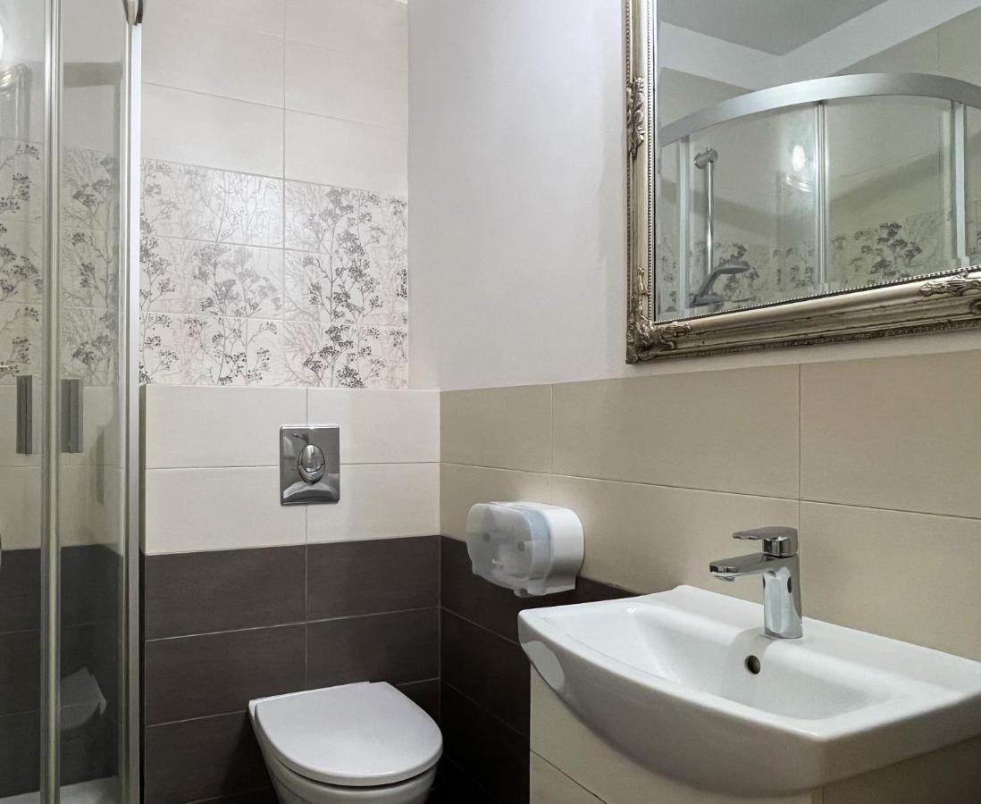 Shape&Color Premium Hostel وارسو المظهر الخارجي الصورة